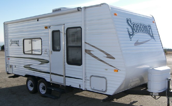 アメリカからお届け キャンピングトレーラー中古車09 Thor Sonoma 19fq