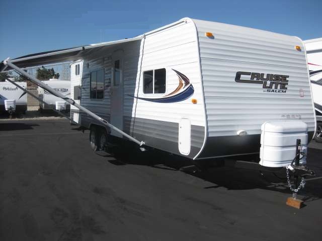 アメリカからお届けです。キャンピングトレーラー2012 FOREST RIVER SALEM CRUISE LITE 26 BHXL: アメリカ情報  トレーラーハウス エアストリーム販売